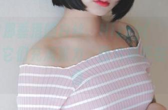 原图中那垂落的白丝，Hizzy(히지)总有办法让它们充满张力，图片似乎在和我调情。