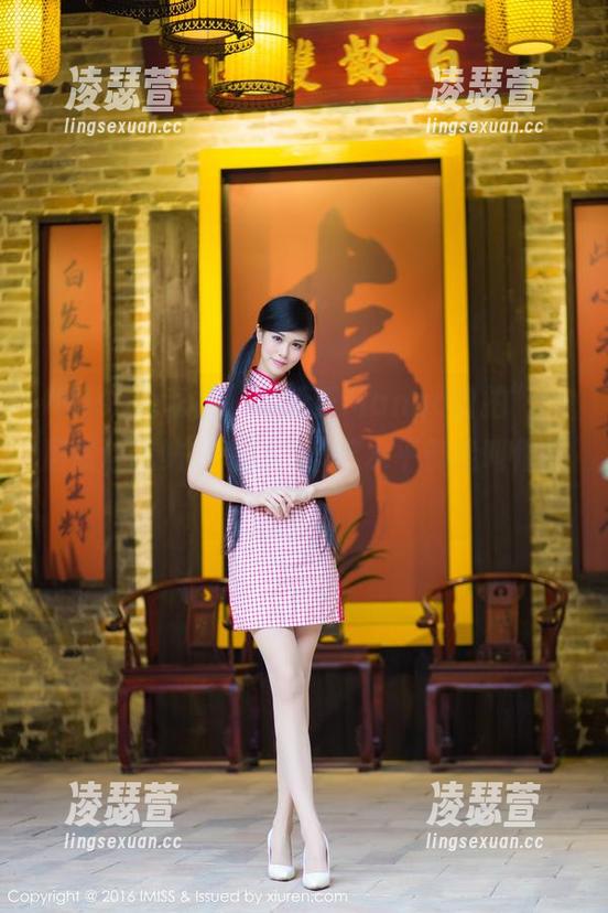 IMiss爱蜜社-乐乐Mango IMiss爱蜜社 - “乐乐Mango自拍”:居然让我站起来拍,就这水平都能叫作品?