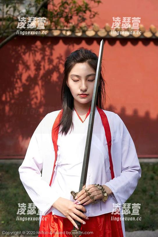 MiiTao蜜桃社-木奈奈 MiiTao蜜桃社 - 木奈奈的万圣节套图——免费获取,别让怪物抢先。