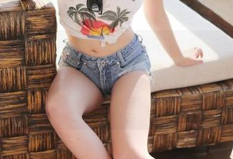 MyGirl美媛馆 – 这眼镜可是升级款——徐微微mia图集下载指南，我给你戴上！别眨眼！