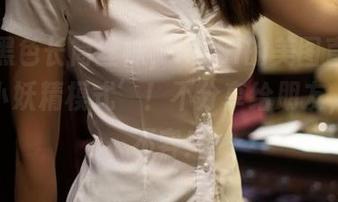 穿上黑色长筒丝袜，ROSI的美图直接开启‘小妖精模式’！不分享给朋友，天理不容！