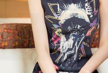 TouTiao头条女神 – 看！浴缸里的陈怡曼拼尽全力制造小清新！美图，准备好接受眼睛的洗礼？