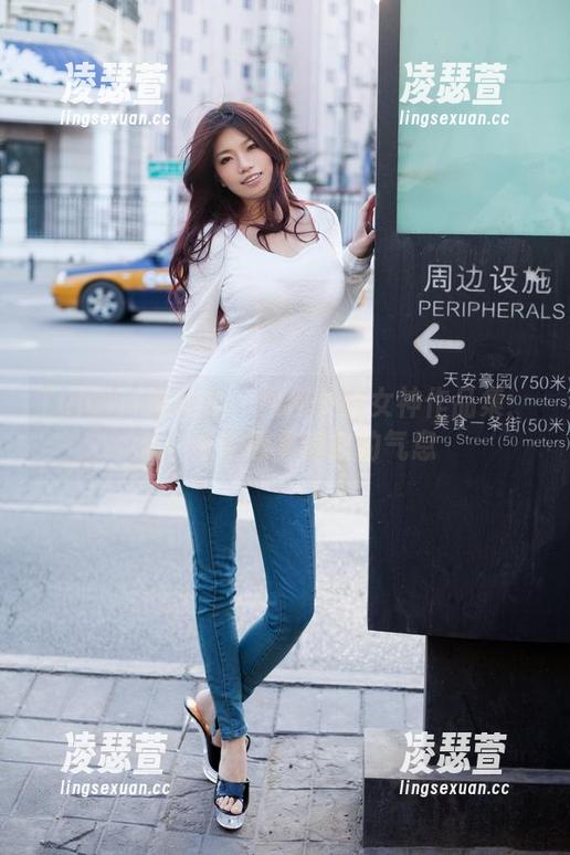 TuiGirl推女郎-何何夕 TuiGirl推女郎 - 何何夕的女神作品集:每一张都透着懒散的气息