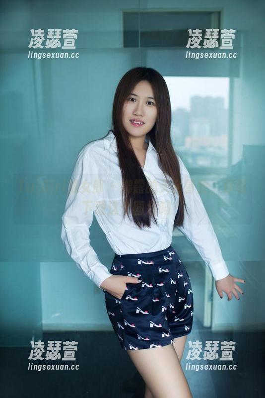 TuiGirl推女郎 - 娜露的天台冒险，你敢下载这个图包吗？