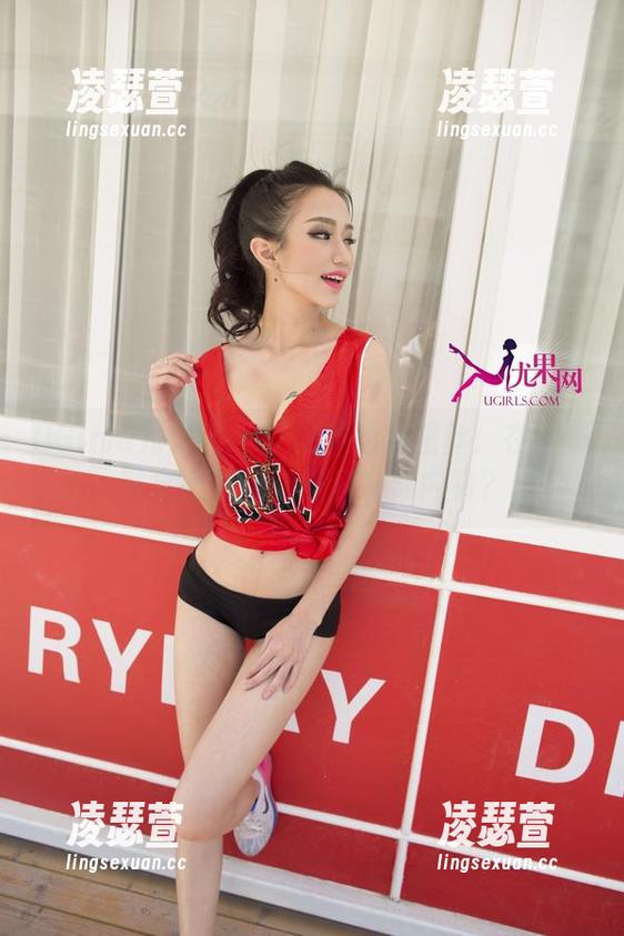 UGirls尤果网 - 乔依琳的裤里丝：在这场写真派对中，谁还在穿内裤？