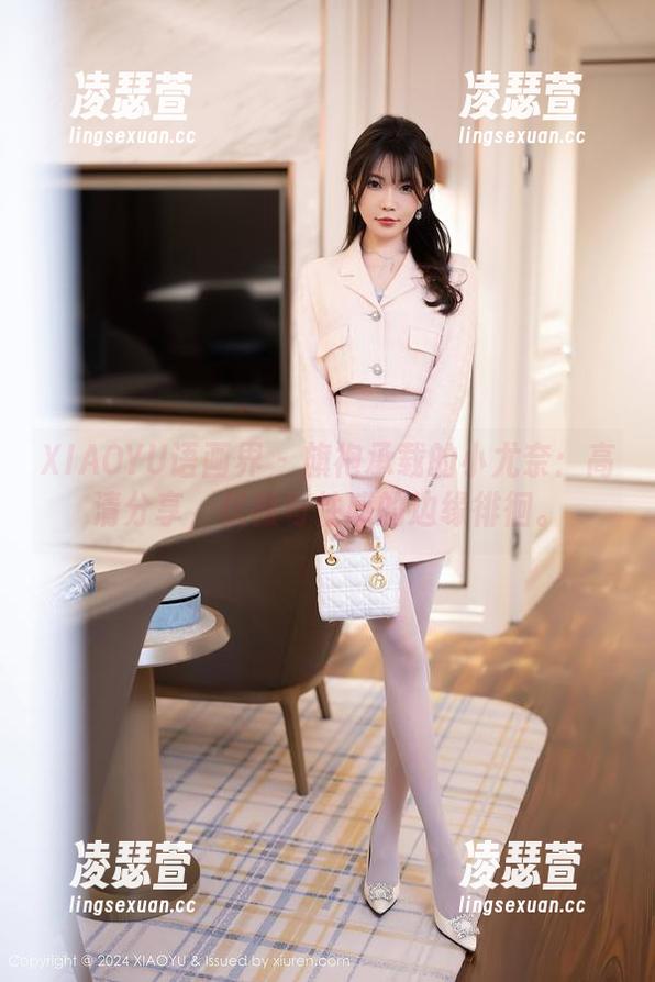 XIAOYU语画界 - 旗袍承载的小尤奈：高清分享，优雅与性感的边缘徘徊。