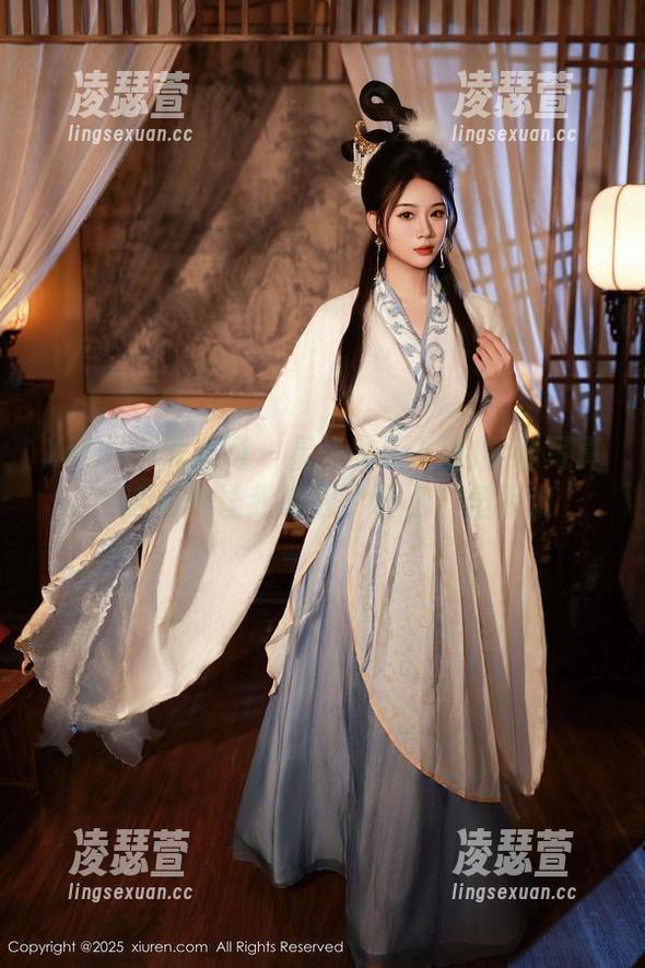 Xiuren秀人网-星子柒kiki Xiuren秀人网 - 星子柒kiki的学妹写真:这姿势让我想起了什么,但不说