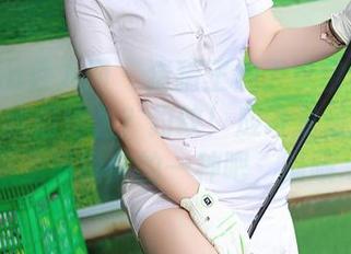Xiuren秀人网 – 猜猜王俪丁小宝贝这回要带给我们什么？豹纹！应该是最新写真集里最经典的一种吧，啧啧…