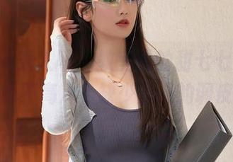 Xiuren秀人网 – 教室里的甜七七，写真一点也不高冷，缺少圣光的调皮气息