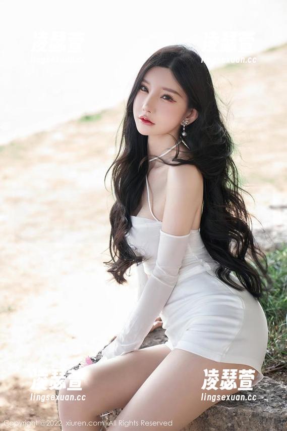 Xiuren秀人网-糯美子nini Xiuren秀人网 - 糯美子nini旗袍:不负韶华的高清画卷,图片凝聚的人生百态。