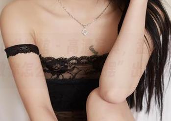 YouWu尤物馆 – 高清写真，孟狐狸FoxYini教你怎么在海边“摆”出轻松感。