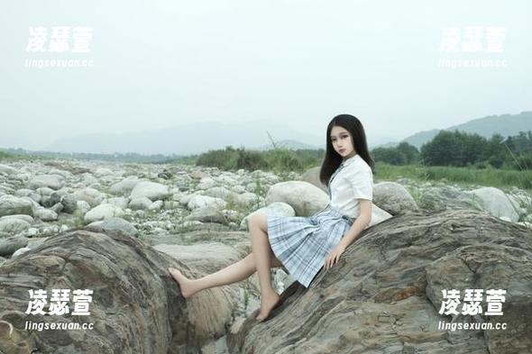 eloise软软 eloise软软的遇见:双拼丝袜和美图的随意联想。