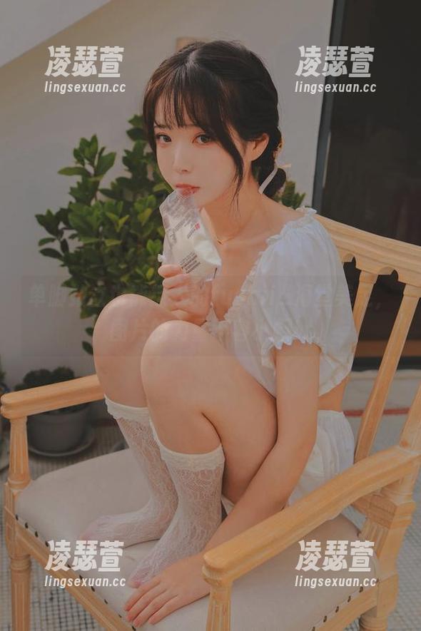 单脚站立也能撩人的fushii_海堂美足，图片的力量不容小觑！