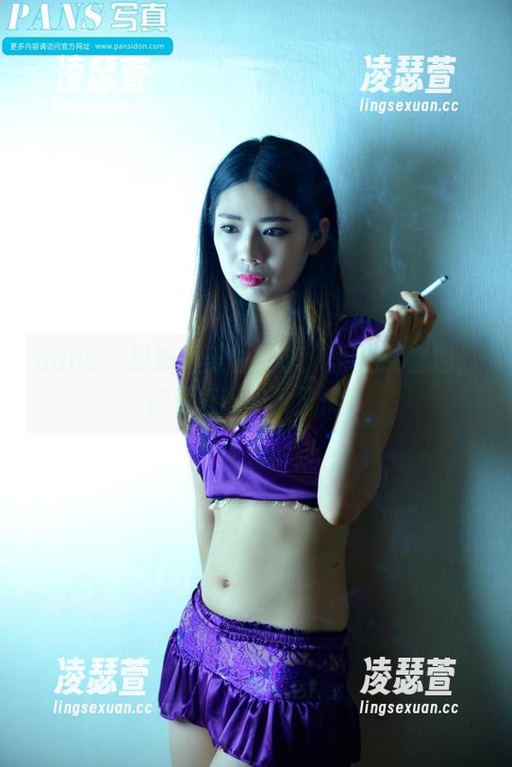 pans-思妍 pans - 思妍的黑白传奇:原图vs套图,你更爱哪一番风情?