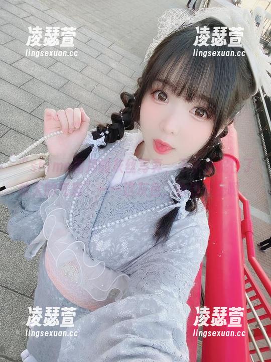shimo霜月 “shimo霜月的灰丝写真,不小心捉住了秋天的气息”——这灰色,恰到好处啊。