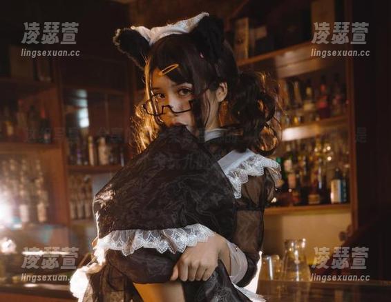 这组写真，分享的是一笑芳香沁的“纯真”？好吧，是个纯玩儿的意思。