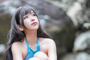 先看七七娜娜子的图集更新再说，这秘书可真有吸引力！