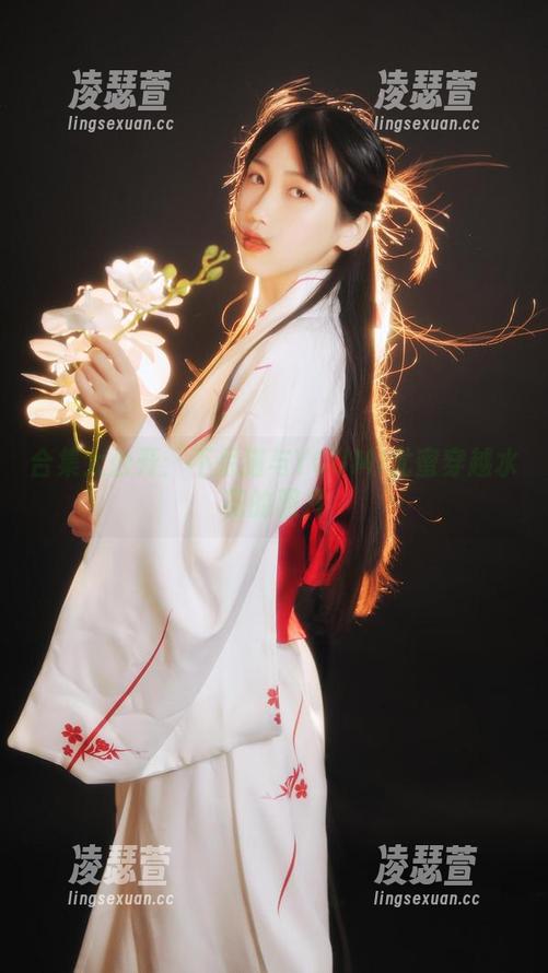 不呆猫 合集大公开:不呆猫与YOUMI尤蜜穿越水花的照片