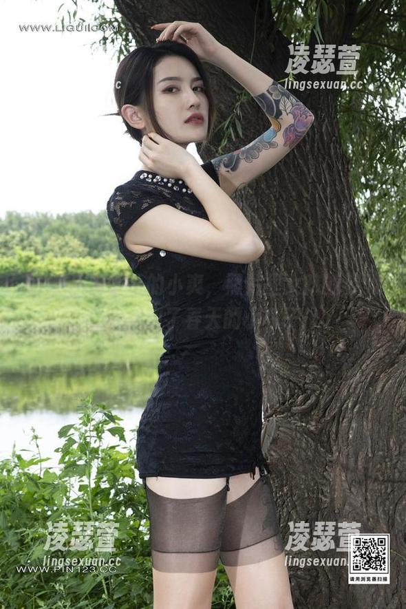 丽柜 - 胖乎乎的小爽，照片里女孩的姿势让我想到了春天的小兔子！