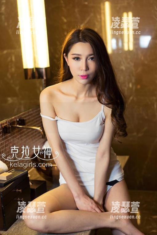 克拉女神-颖儿 克拉女神 - 这组海边写真,颖儿居然在水里打滚,谁帮我收复我的眼睛?