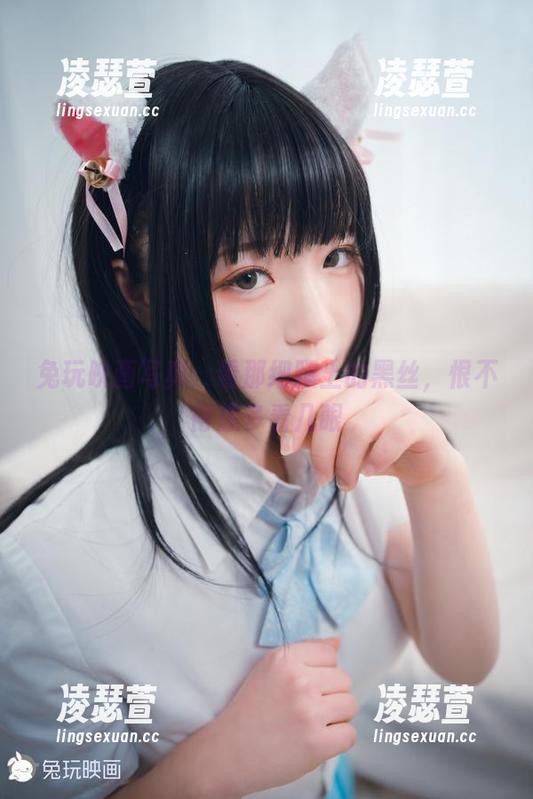 兔玩映画写真：看那细腿上的黑丝，恨不得想多看几眼