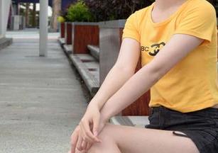 初夏女神 – “姐妹情”这么动人的主题，环环的写真全集却没有我想象中的剧烈波动…