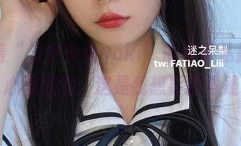 我捧着“发条少女yoki”的吊带私拍图集，心里默念：这是我想要的悬疑。