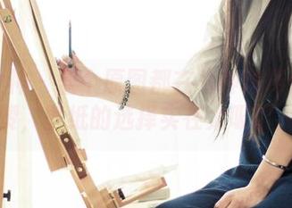 头条女神 – 整个原图都在为神琦泽步的运动点赞，壁纸的选择实在太吸引人了。