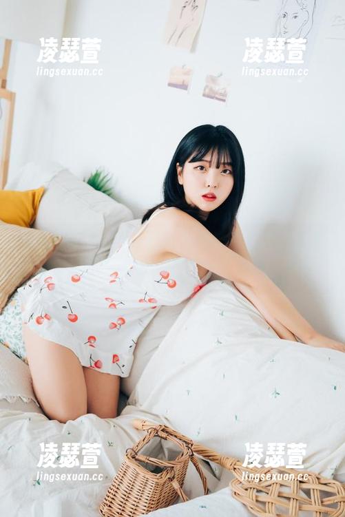 宋哈娜(송하나)的最新可爱之作，要是有嘴，可以给她一个“咕咕赞”！