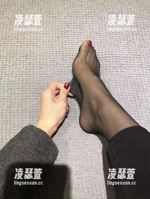 微密圈 - 给我一秒！小仙女ELaine双人资源太美了，原图擦眼一看，我居然有些Classic的感觉？