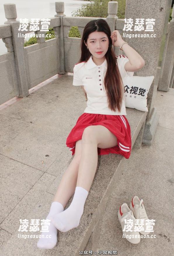 小众视觉-小薯条 小众视觉 - 小薯条的私房照片与水手服的甜蜜邂逅