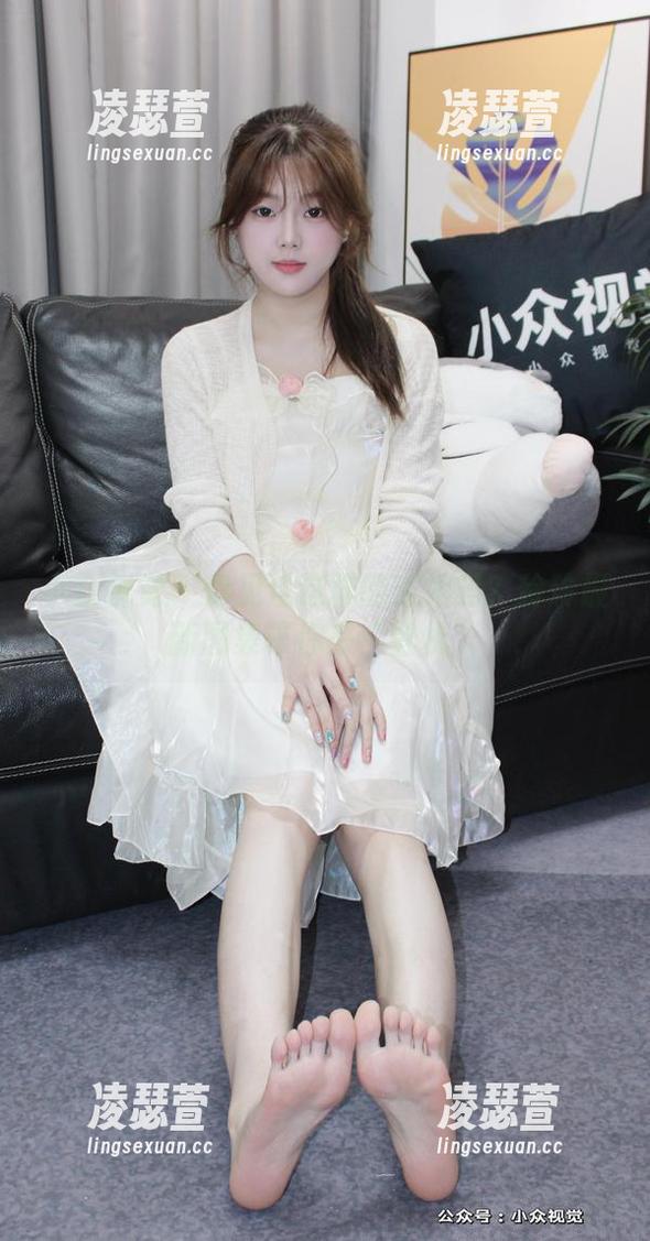 小众视觉-玲玲 小众视觉 - 你见过这样的空姐吗?玲玲最新图集等你来“登机”