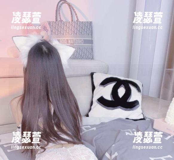 小小奶瓶儿带你玩转校园：双马尾制服私房剧场，想看吗？