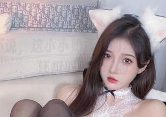 不得不说，这小小奶瓶儿的丝带女友图真还挺吸引眼球的