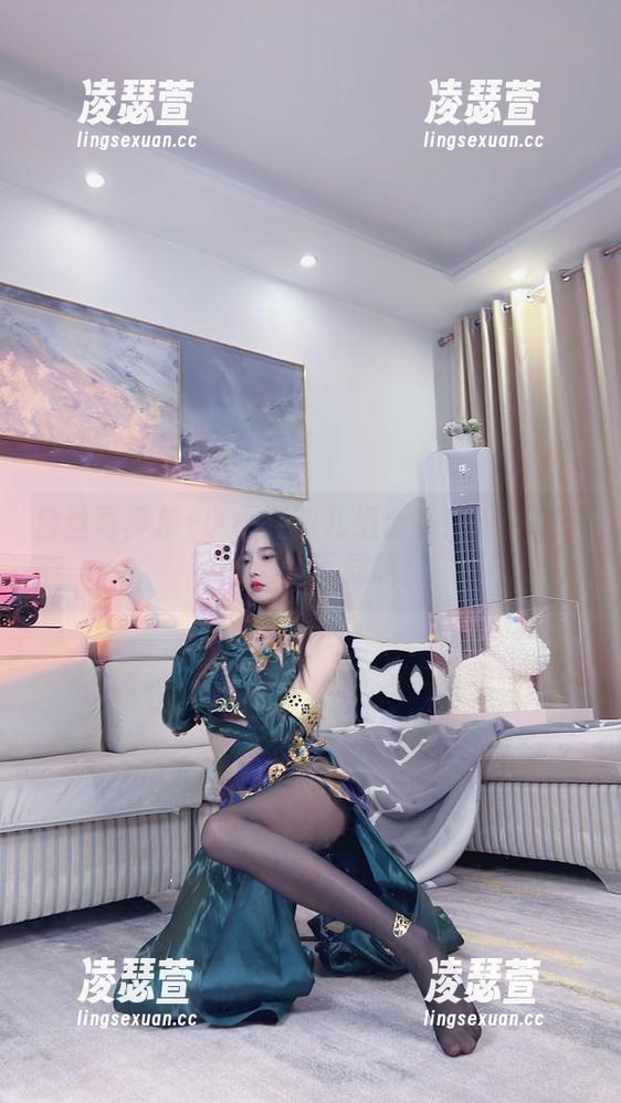 小小奶瓶儿 白丝写真集+小小奶瓶儿组合拳!手到擒来,别忘了下载哦!