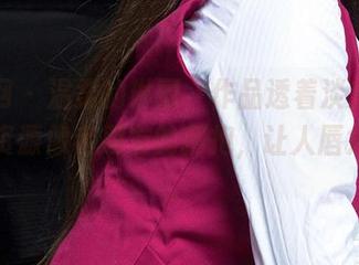尤果网 – 温柔的琳丽，作品透着淡淡的惬意，资源像老朋友的拥抱，让人唇角上扬。