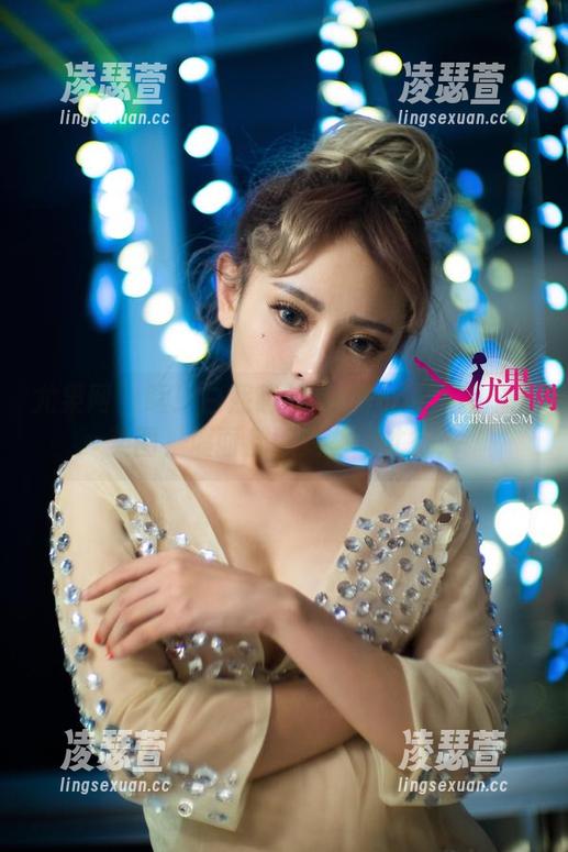 尤果网-白熙萌 尤果网 - 嘿!白熙萌的JK图可不是简单的美图,墙面都得变壁纸才行!