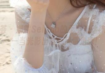 尤蜜荟 – 娜露Selena的无圣光丝袜图集——当光影出逃，风情走秀！
