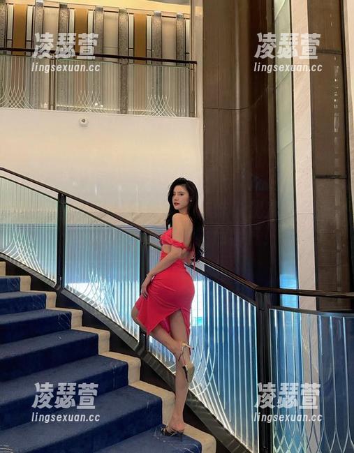 微密圈 - 就是阿朱啊：妹妹说我穿紫色超有韵味，原图下载别客气！