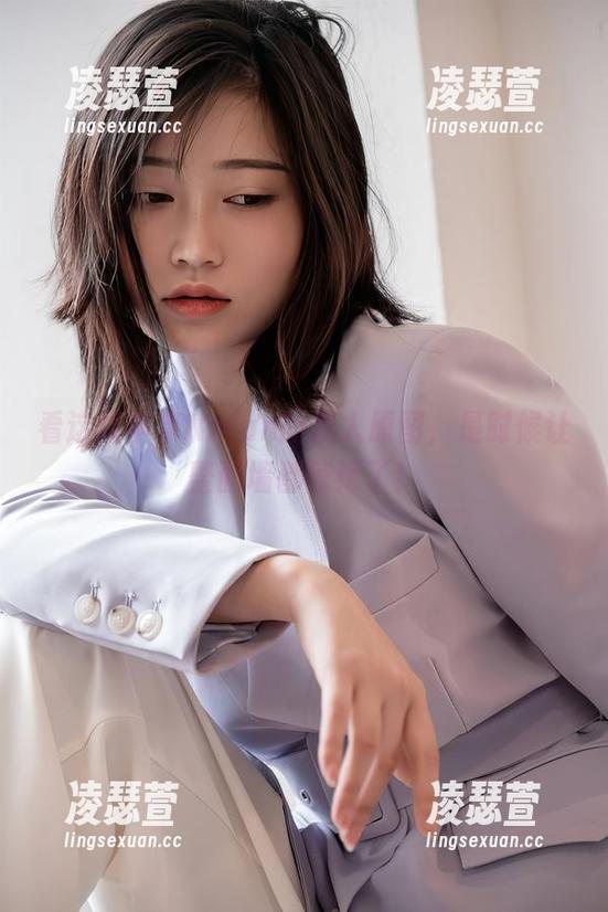 年年Nnian 看这幅年年Nnian的双人原图,是时候让整面墙都惊艳了!