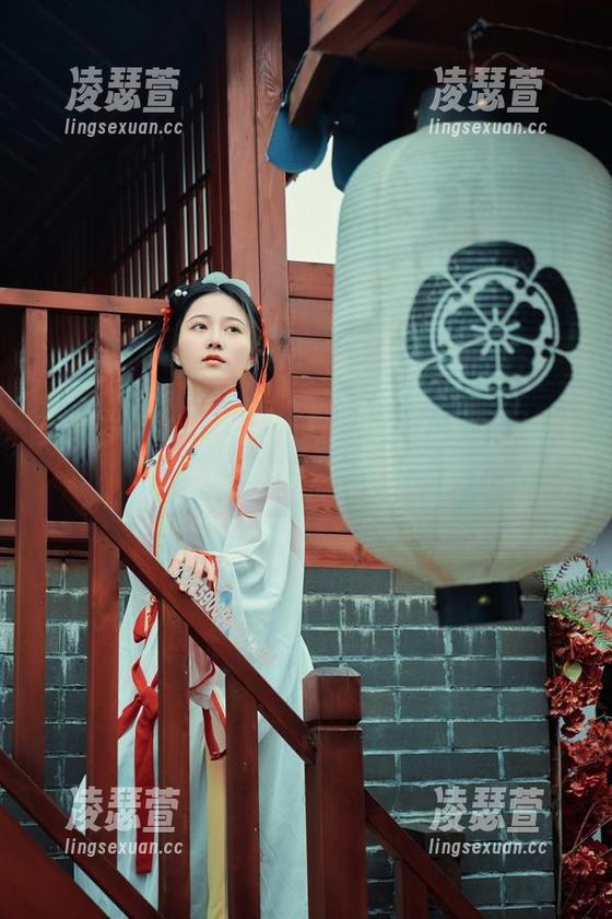 年年Nnian 无论岁月如何流逝,年年Nnian的短裤写真合集依然时尚!