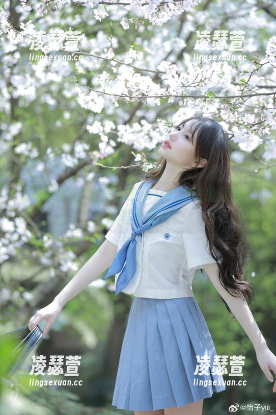 怡子yiii 你能相信这就是怡子yiii?透明的模样,合集里全都有!