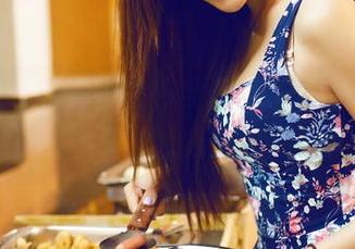 推女神 – 感叹蛋蛋酱全套泳池原图，水里那抹色彩，敢问是游泳还是调色？