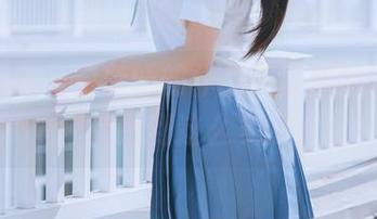 夜色降临，日奈娇的作品像打翻的墨水，哪里可以找到这么多吸引力？