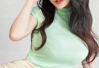 星颜社 – 想要一张潘思沁的校服图片，随便问她借一件的话，怎么都不为过吧？