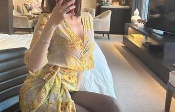 微密圈 – 美图之果儿Victoria的睡衣在哪里？我这眼睛都快被闪瞎了！
