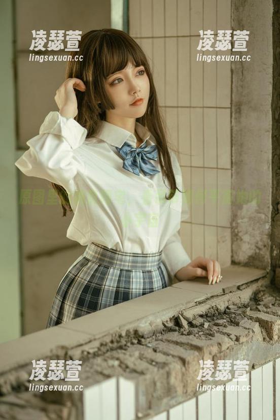 桃良阿宅 原图里的桃良阿宅,看吊带如何平衡她的小宇宙