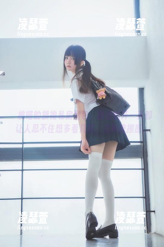 桜桃喵的旗袍私房图包，随便翻开一页都让人忍不住想多看几眼，这种摩擦感...