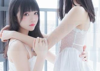 学姐的调整：桜桃喵在写真图册里的无奈摆拍