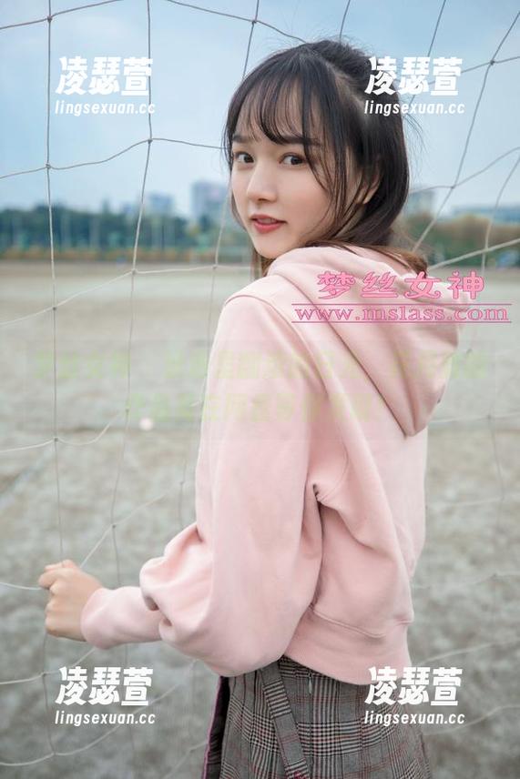 梦丝女神 - 泳池里翻滚的日光，花月舞的作品竟在网盘等你发现！